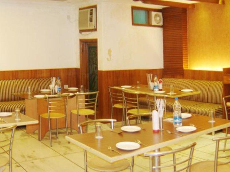 Hotel Apra Deluxe Νέο Δελχί Εξωτερικό φωτογραφία