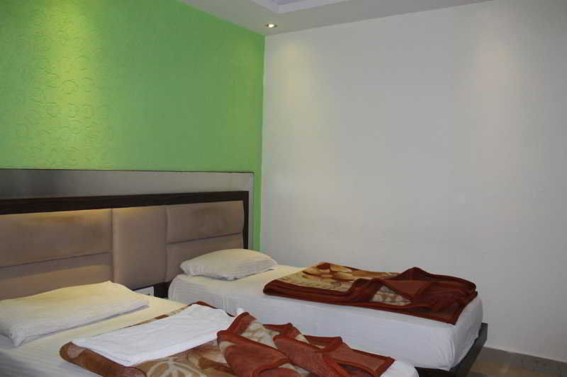 Hotel Apra Deluxe Νέο Δελχί Εξωτερικό φωτογραφία