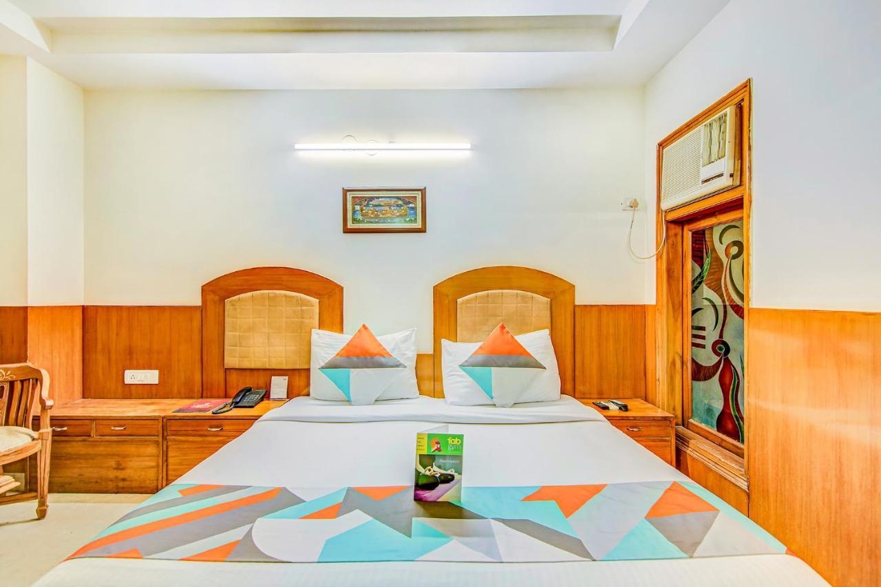 Hotel Apra Deluxe Νέο Δελχί Εξωτερικό φωτογραφία