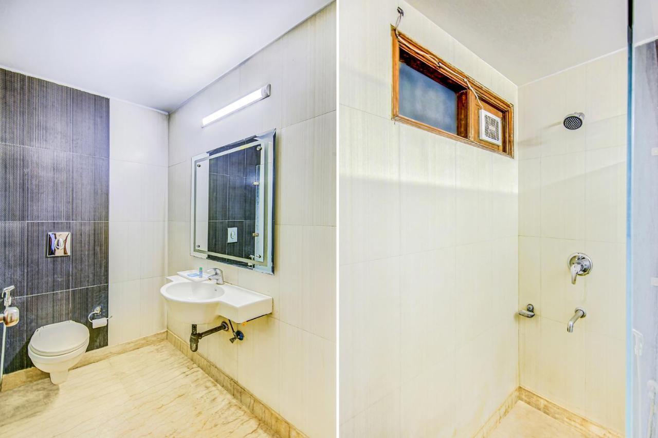 Hotel Apra Deluxe Νέο Δελχί Εξωτερικό φωτογραφία