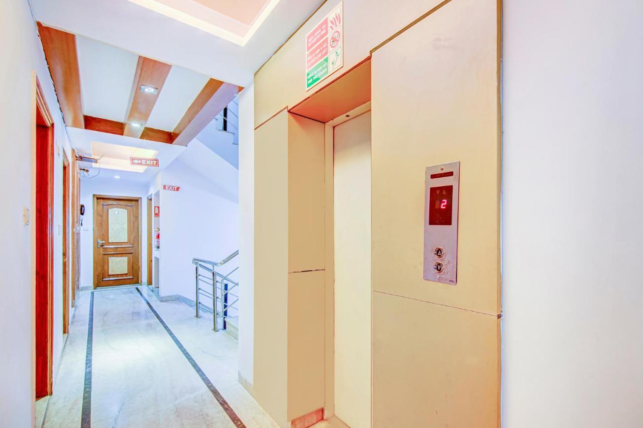 Hotel Apra Deluxe Νέο Δελχί Εξωτερικό φωτογραφία