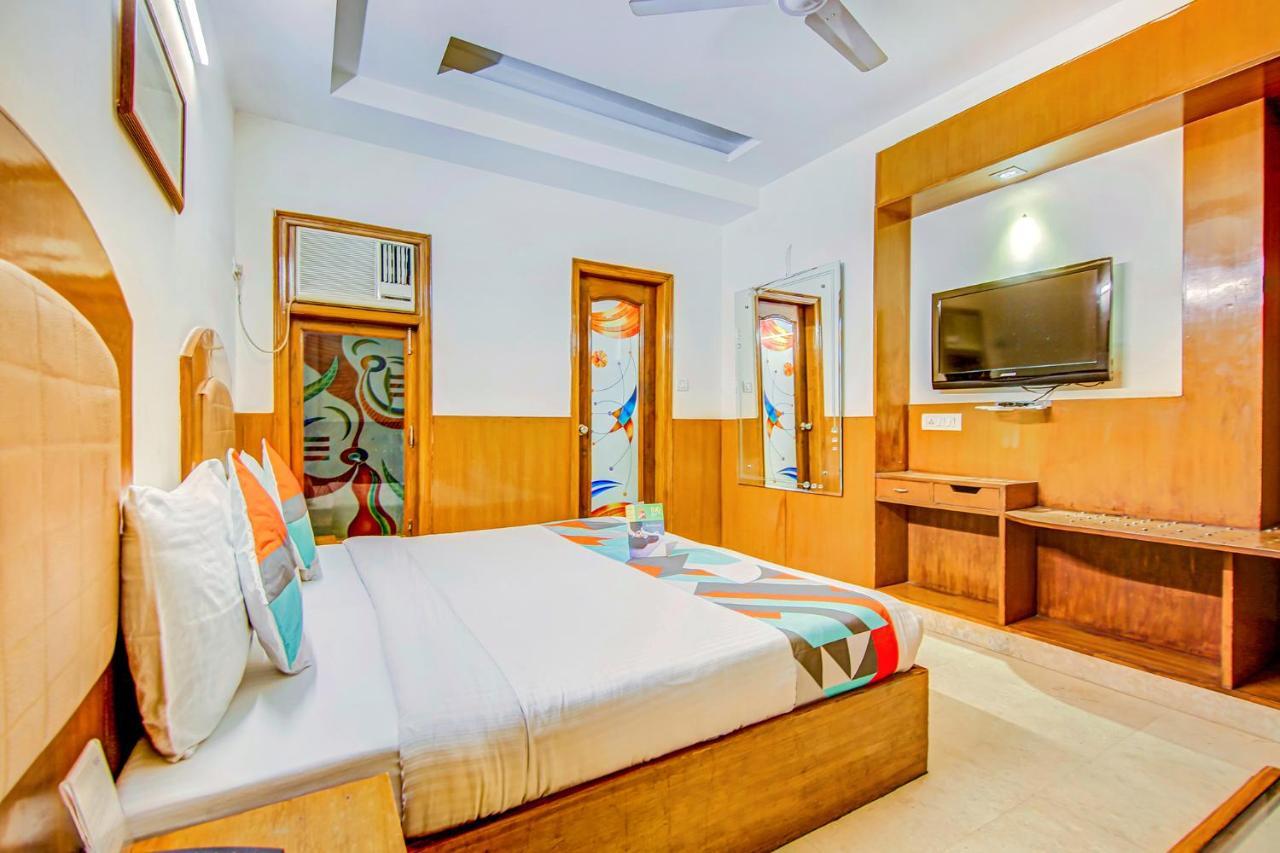 Hotel Apra Deluxe Νέο Δελχί Εξωτερικό φωτογραφία